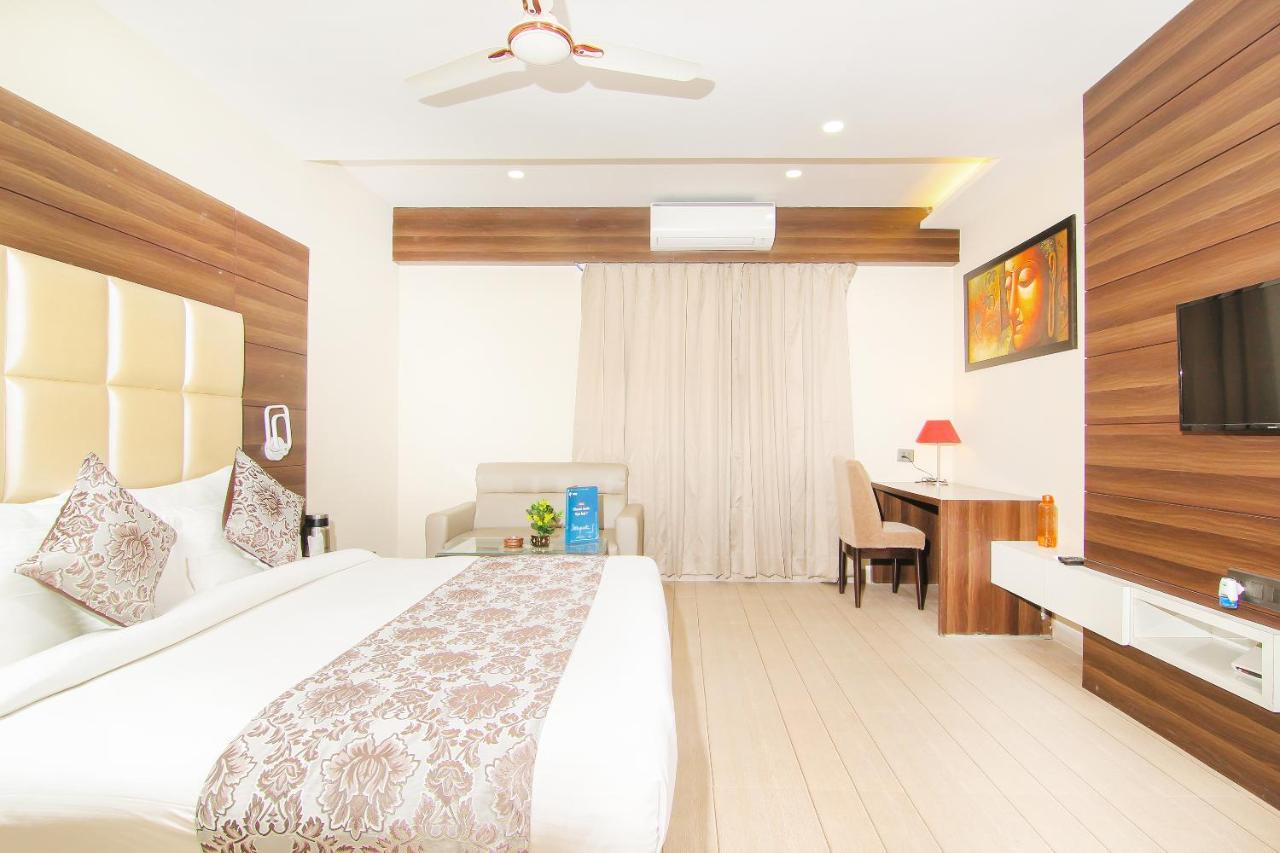 Hotel Moments Lucknow Exterior foto