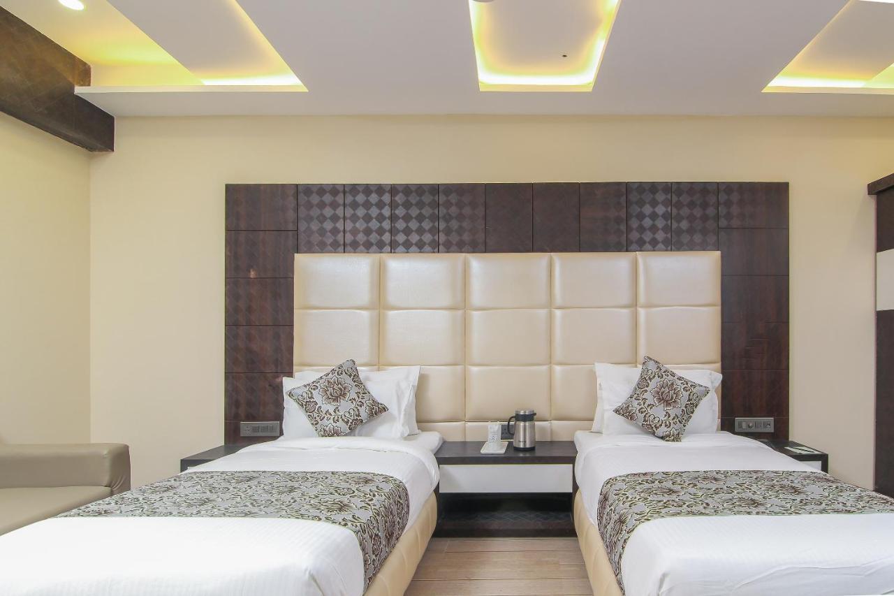 Hotel Moments Lucknow Exterior foto