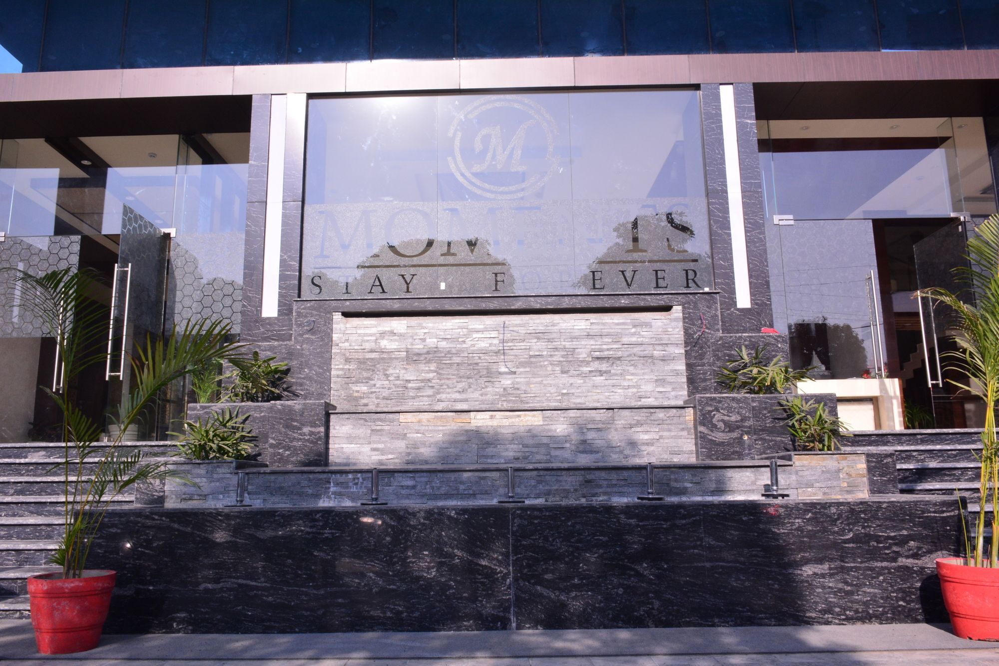 Hotel Moments Lucknow Exterior foto