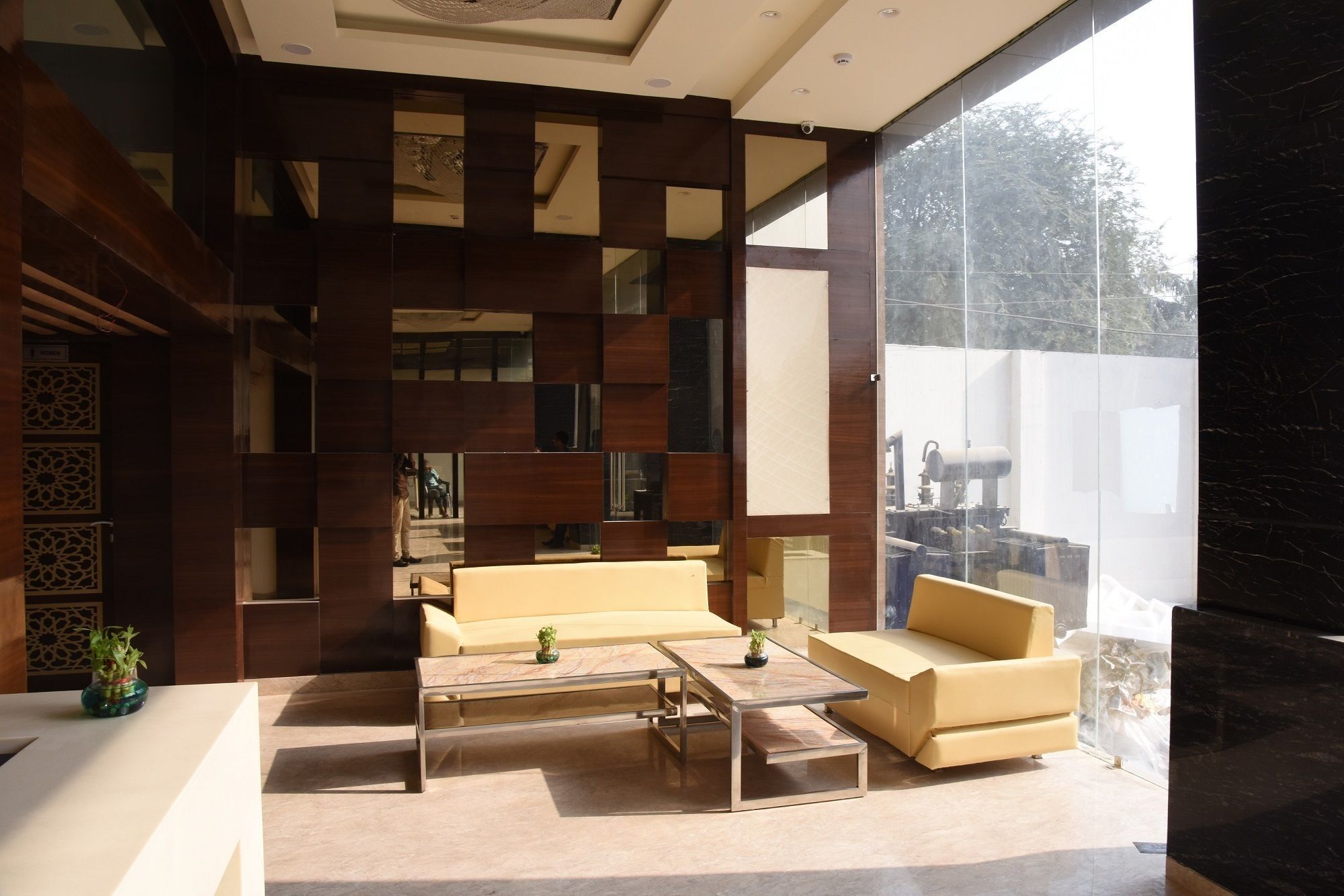 Hotel Moments Lucknow Exterior foto