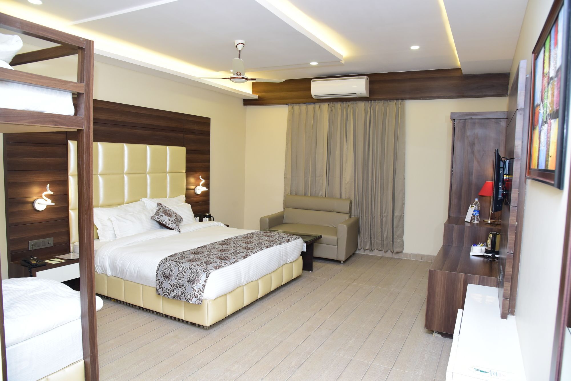 Hotel Moments Lucknow Exterior foto