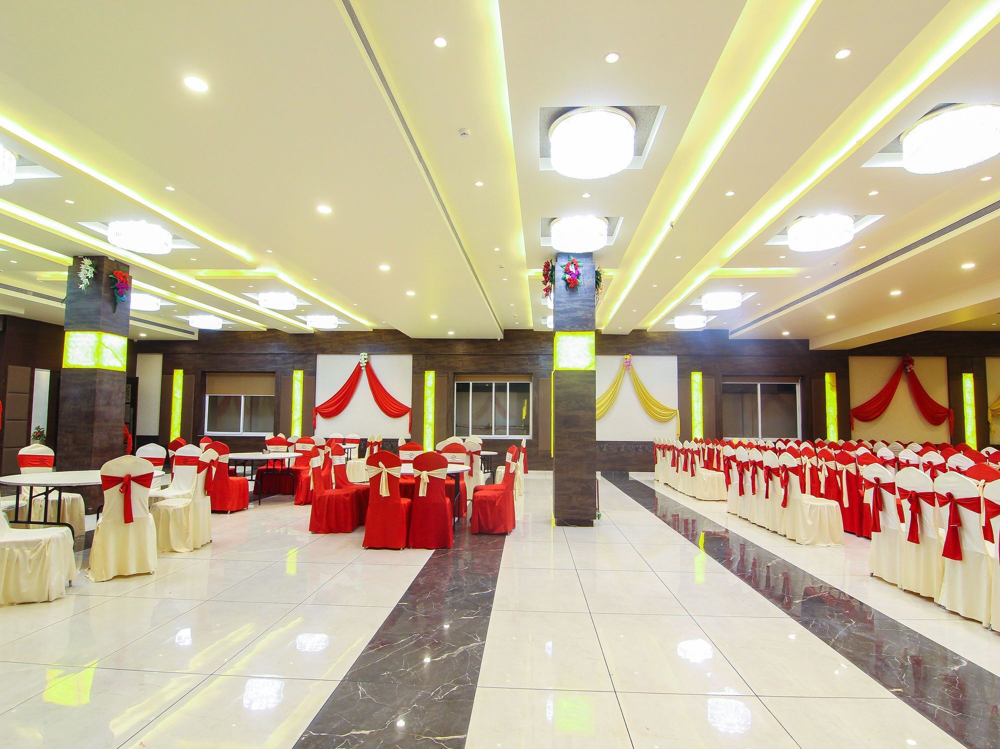 Hotel Moments Lucknow Exterior foto